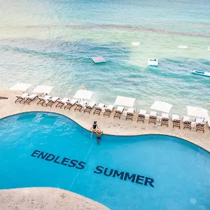 **** Курортный комплекс Grand Cayman Marriott Каймановы острова